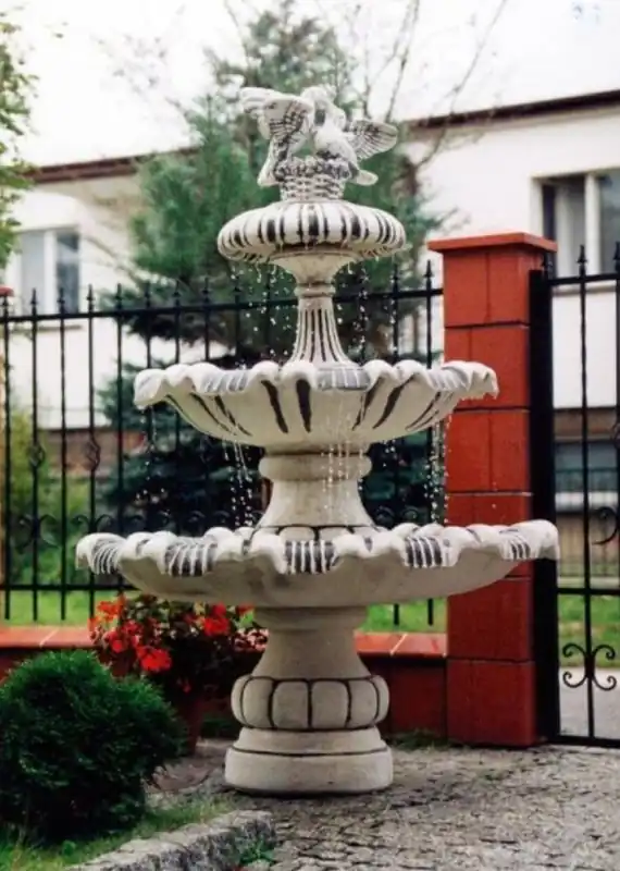 Casa Padrino Barock Springbrunnen mit 2 dekorativen Tauben Grau / Schwarz Ø 129 x H. 175 cm - Prunkvoller Barock Gartenbrunnen - Runder Gartendeko Stein Brunnen - Barock Garten Deko Accessoires Preiswert