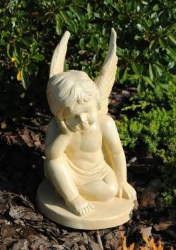 Casa Padrino Jugendstil Garten Deko Skulptur Engel Sandfarben 18 x 19 x H. 31 cm - Elegante Garten Deko Stein Figur - Barock & Jugendstil Garten Deko Accessoires Must-Have