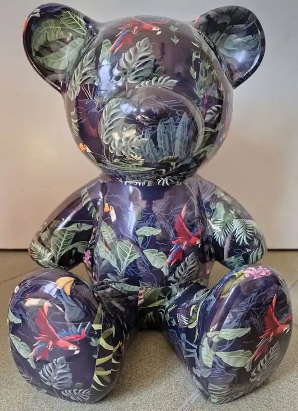 Casa Padrino Luxus Designer Dekofigur Teddybär Mehrfarbig H. 45 cm - Kunstharz Deko Skulptur - Luxus Deko Figur - Designer Deko Figur - Luxus Accessoires Markenware