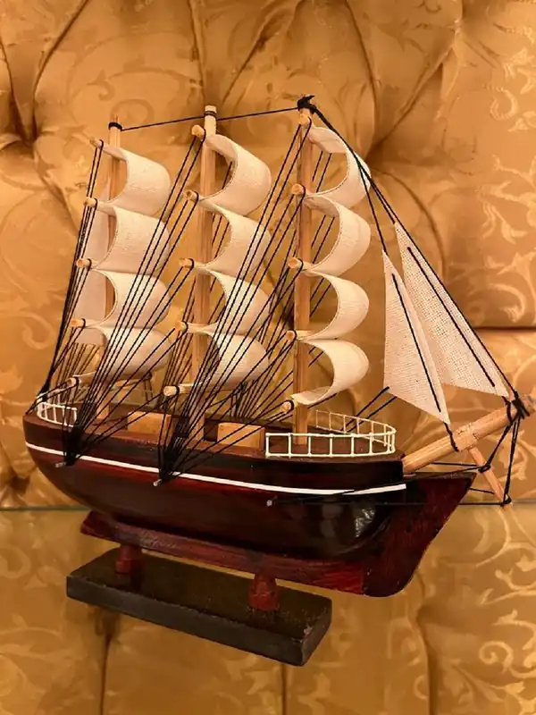 Casa Padrino Deko Segelschiff Belem Braun / Weiß / Naturfarben 20 x 5 x H. 20 cm - Handgefertigtes Deko Schiff - Deko Holzschiff - Modellschiff - Deko Accessoires Heißes Angebot