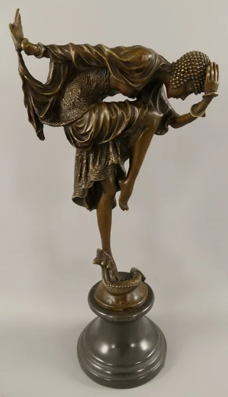 Letzte Chance Casa Padrino Luxus Deko Figur Tänzerin Bronze / Schwarz 13 x 21 x H. 44 cm - Bronze Deko Skulptur mit Marmorsockel - Schreibtisch Deko - Deko Accessoires