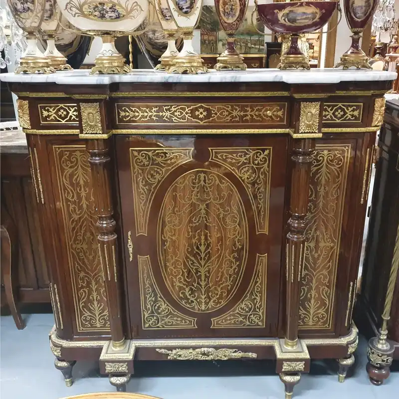 Casa Padrino Barock Boulle Kommode Braun / Gold mit weißer Marmorplatte 130 cm - Möbel Schrank Sideboard Expressversand