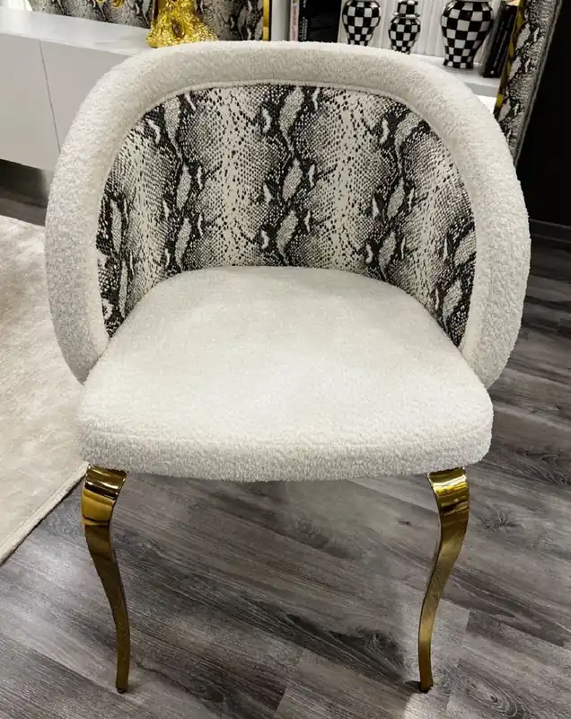 Casa Padrino Luxus Designer Esszimmer Stuhl mit Armlehnen Weiß / Schwarz / Gold 57 x 57 x H. 82 cm - Esszimmer Möbel - Luxus Möbel - Hotel & Restaurant Möbel - Designer Möbel Finale Aktion