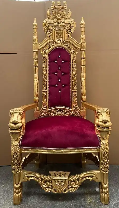 Casa Padrino Barock Thron Sessel Bordeauxrot / Gold - Prunkvoller Barockstil Königssessel mit Glitzersteinen und edlem Samtstoff - Barockstil Hochzeitssessel - Barock Riesensessel - Barock Möbel Wochenendangebot