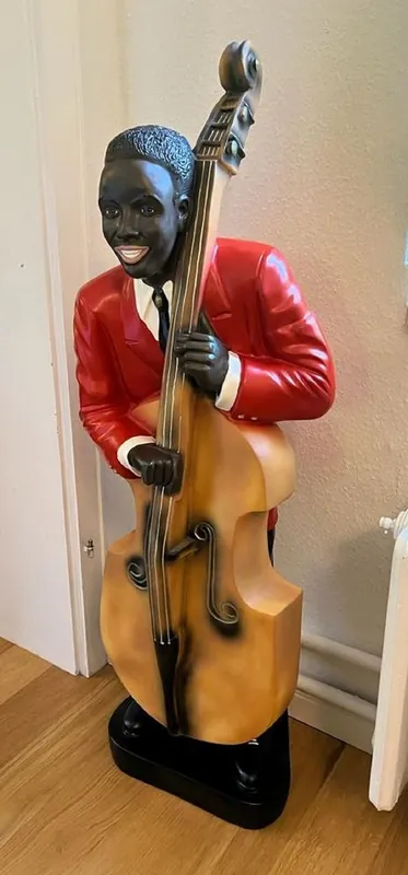 Neu Casa Padrino Luxus Deko Figur Kontrabass Spieler Mehrfarbig 36 x 30 x H. 110 cm - Kunstharz Deko Skulptur - Deko Accessoires