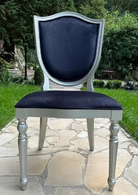 Nur Für Kurze Zeit Casa Padrino Luxus Art Deco Samt Esszimmer Stuhl Dunkelblau / Silber - Art Deco Massivholz Stuhl - Art Deco Esszimmer Möbel - Art Deco Möbel - Art Deco Einrichtung - Luxus Möbel im Art Deco Stil