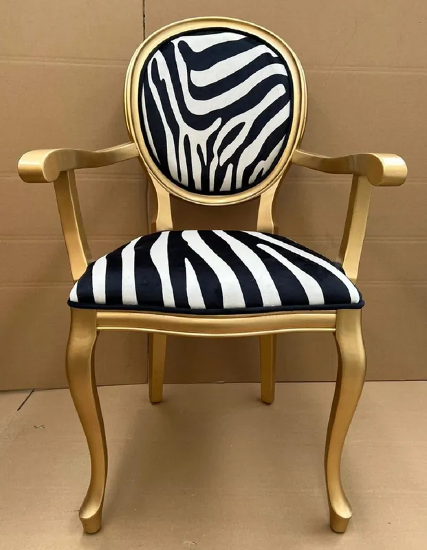 Ausverkauf Casa Padrino Luxus Barock Esszimmer Stuhl Zebra / Gold - Handgefertigter Barockstil Stuhl mit Armlehnen und edlem Samtstoff - Esszimmer Möbel im Barockstil