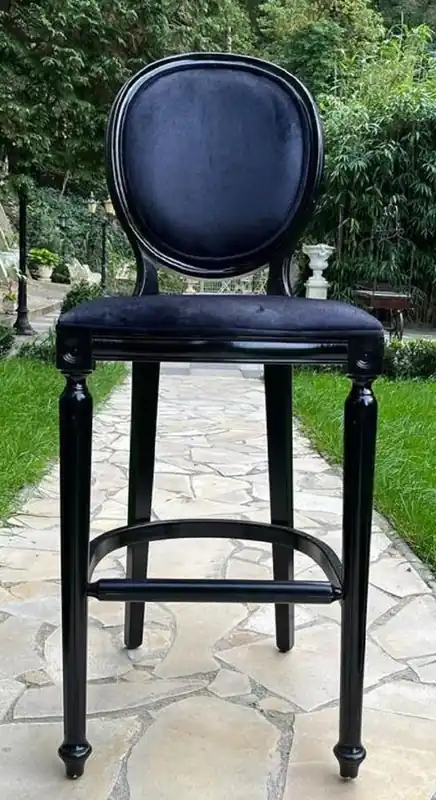 Casa Padrino Barock Barstuhl Schwarz - Prunkvoller Barockstil Massivholz Barhocker mit edlem Samtstoff - Barock Bar Möbel Heißes Angebot