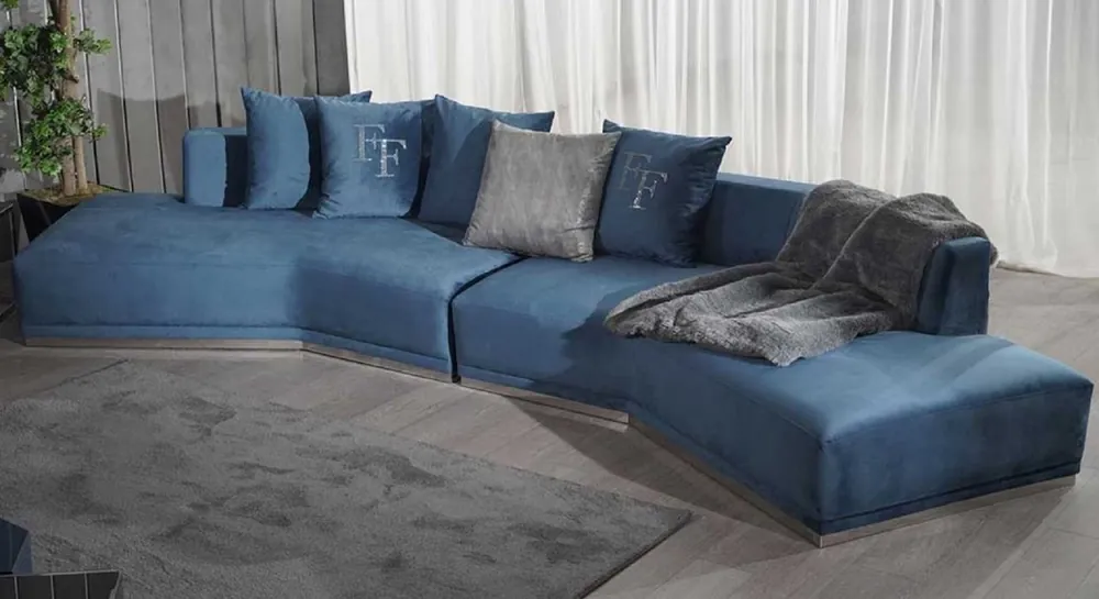 Neue Ware Casa Padrino Luxus Sofa Blau / Silber 480 x 100 x H. 70 cm - Gebogenes Wohnzimmer Sofa - Hotel Sofa - Wohnzimmer Möbel - Hotel Möbel - Luxus Möbel - Luxus Einrichtung