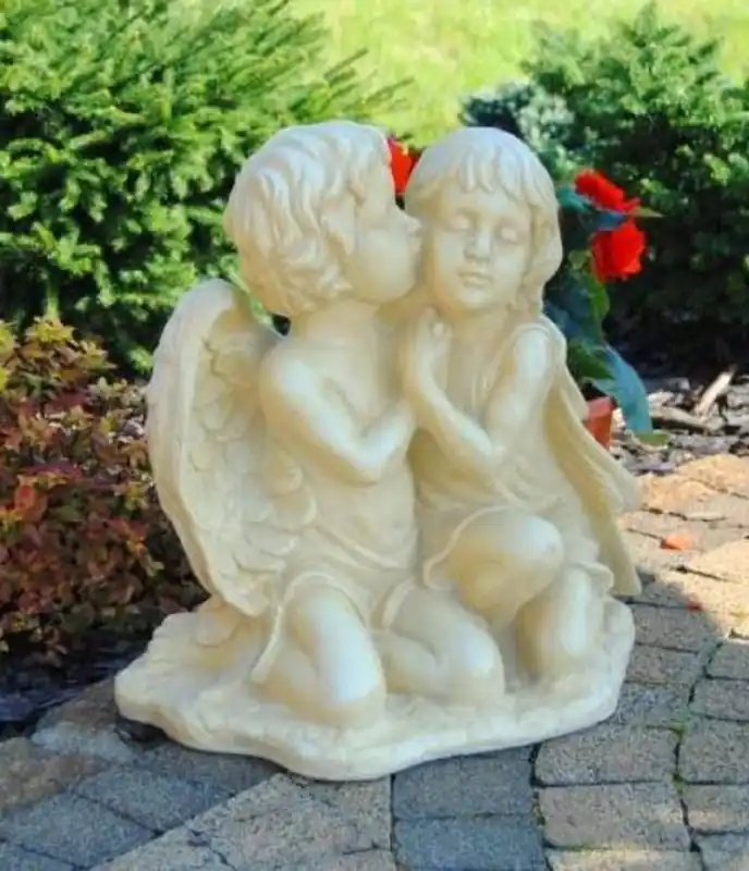 Casa Padrino Jugendstil Deko Skulptur 2 Engel Sandfarben 45 x 25 x H. 39 cm - Elegante Deko Stein Figur - Garten Deko - Barock & Jugendstil Deko Accessoires Sofort Bestellen