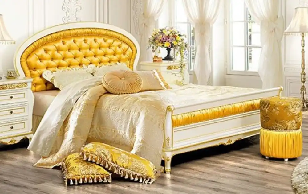 Jetzt Bestellen Casa Padrino Luxus Barock Doppelbett mit Glitzersteinen Gold / Weiß - Prunkvolles Massivholz Bett - Luxus Schlafzimmer Möbel im Barockstil - Barock Schlafzimmer Möbel - Edel & Prunkvoll