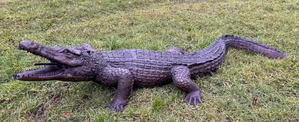 Preis Gesenkt Casa Padrino Luxus XXL Bronze Deko Skulptur Krokodil 283 x 110 x H. 70 cm - Lebensgroße Bronze Figur - Bronze Tierfigur - XXL Garten Skulptur - Luxus Garten Deko