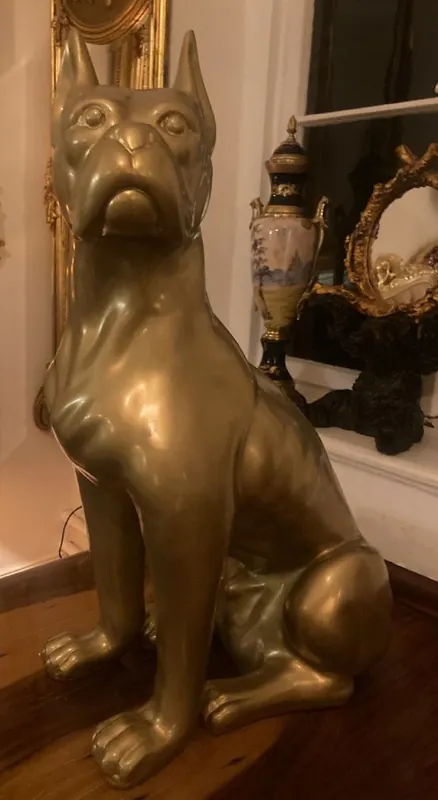 Casa Padrino Luxus Deko Figur Boxer Hund Gold H. 65 cm - Wetterbeständige Deko Skulptur - Wohnzimmer Deko - Garten Deko - Luxus Deko Tierfigur Garantierte Lieferung