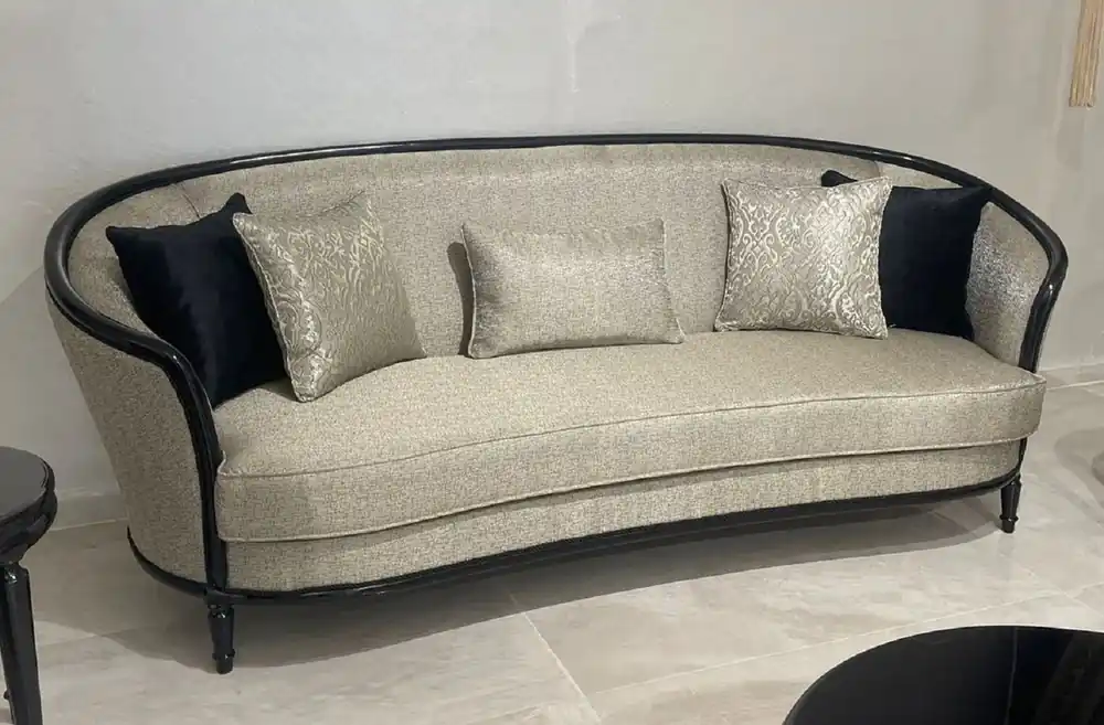 Casa Padrino Luxus Barock Sofa Gold / Schwarz - Barockstil Wohnzimmer Sofa - Barockstil Wohnzimmer Möbel - Luxus Möbel im Barockstil - Barock Einrichtung - Edel & Prunkvoll Meistverkauft