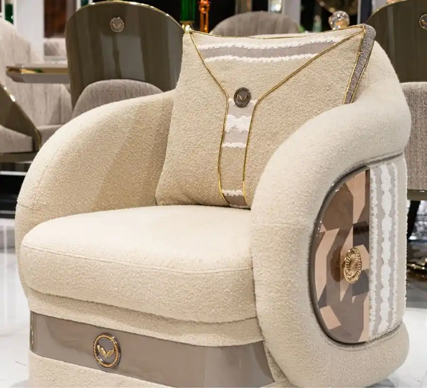 Casa Padrino Luxus Sessel Creme / Braun / Grau / Gold - Wohnzimmer Sessel - Hotel Sessel - Wohnzimmer Möbel - Hotel Möbel - Luxus Möbel Abverkauf