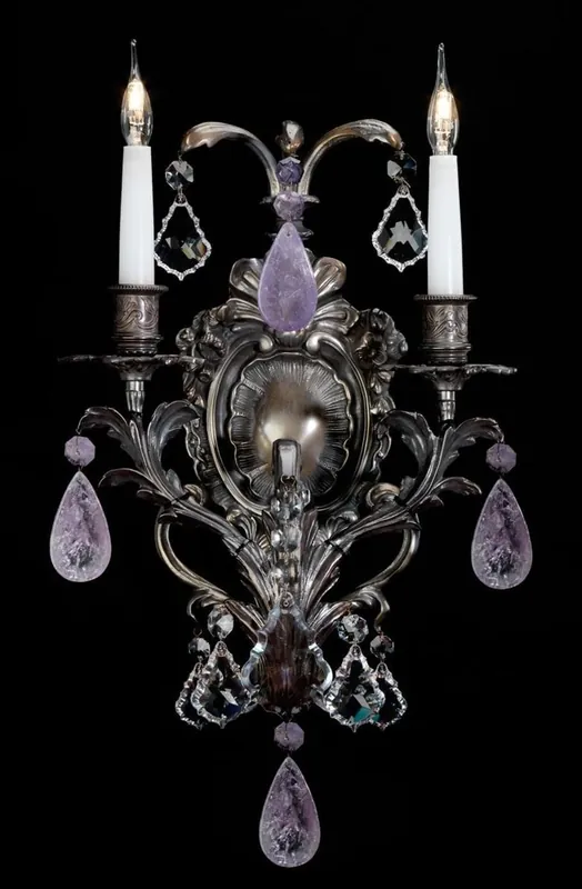 Sonderaktion Casa Padrino Luxus Barock Kristall Doppel Wandleuchte Antik Bronze / Violett 30 x 22 x H. 52 cm - Prunkvolle Barockstil Wandlampe mit hochwertigem Amethyst Stein und Kristallglas - Made in Italy
