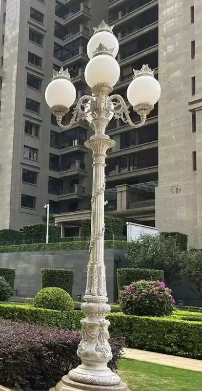 Highlight Casa Padrino baroque street lamp antique white / white Ø 143 x H. 446 cm