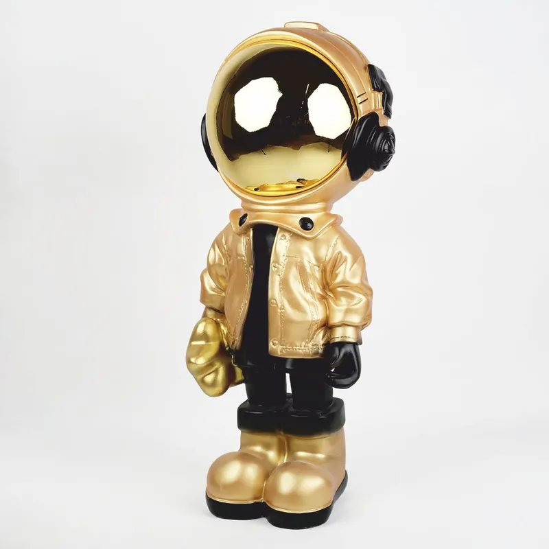 Preisreduziert Casa Padrino XXL Decorative Sculpture Astronaut with Star Gold / Black H. 150 cm