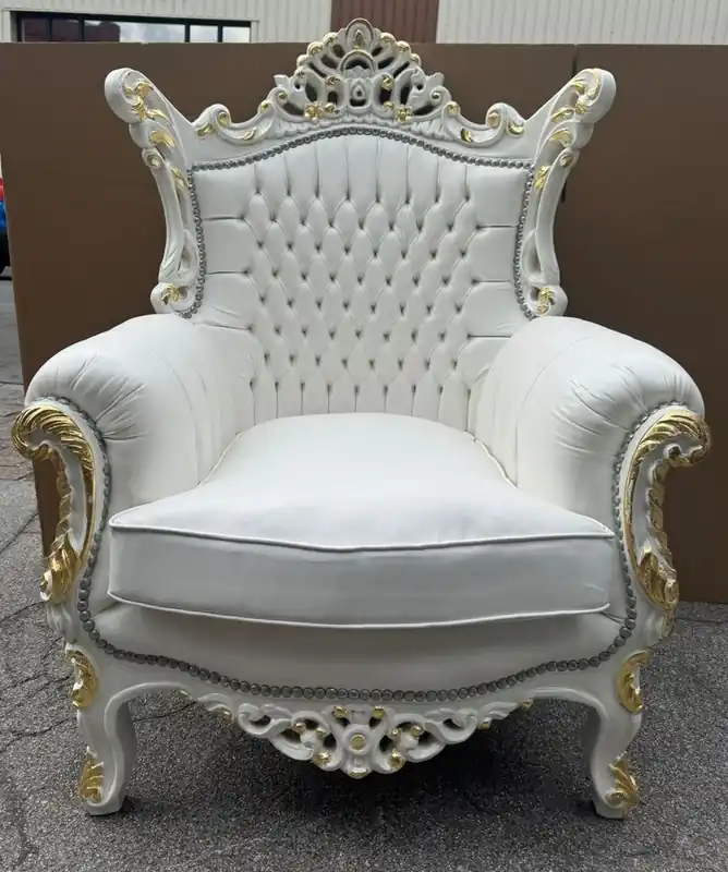 Casa Padrino Barock Kunstleder Sessel Weiß / Gold H. 127 cm - Barockstil Möbel Markenware