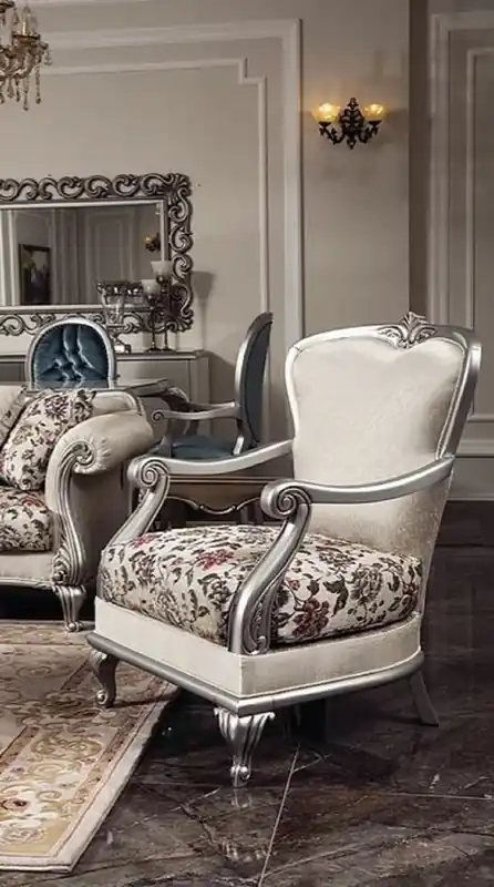 Jetzt Bestellen Casa Padrino poltrona barocco di lusso crema / beige / argento 77 x 66 x A. 108 cm - Poltrona da soggiorno nobile con motivo floreale - Mobile da soggiorno barocco