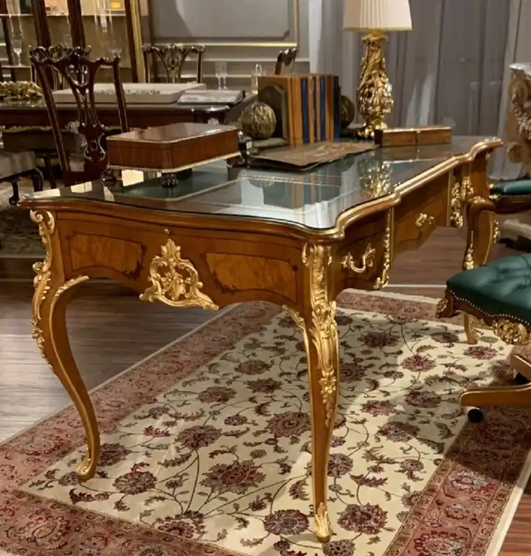 Casa Padrino scrivania barocco di lusso marrone / oro 156 x 88 x A. 80 cm - Magnifico tavolo da ufficio in legno massello lavorato a mano con piano in vetro - Mobili per ufficio - Qualità di Lusso Angebot