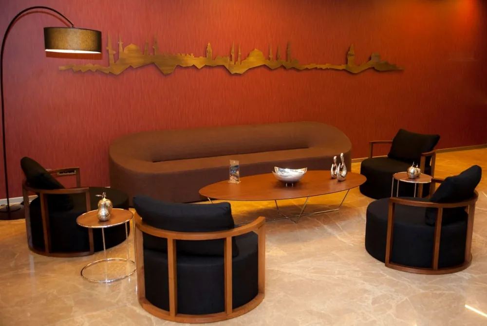Neuheit Casa Padrino Divano di Design Marrone 315 x 82 x A. 70 cm - Divano Soggiorno - Divano Soppalco - Divano Hotel - Divano Lobby - Qualità di Lusso