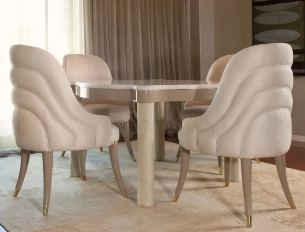 Geprüft Casa Padrino conjunto de comedor de lujo crema / taupe / gris / oro - 1 Mesa de Comedor de Mármol y 4 Sillas de Comedor con Tela de Terciopelo Fino - Muebles de comedor de lujo - Hecho en Italia