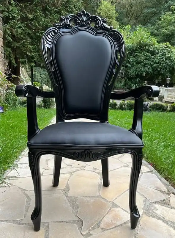 Casa Padrino silla de comedor barroco de lujo negro - Silla de estilo antiguo hecha a mano con reposabrazos y cuero artificial fino - Muebles de comedor de estilo barroco - Noble y magnífico Rabatt