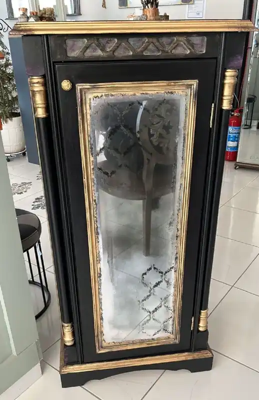 Casa Padrino armario de estilo campestre negro / oro antiguo 57 x 42 x A. 116 cm - Armario de madera maciza de estilo campestre con puerta de espejo - Muebles de madera maciza de estilo campestre Schneller Versand