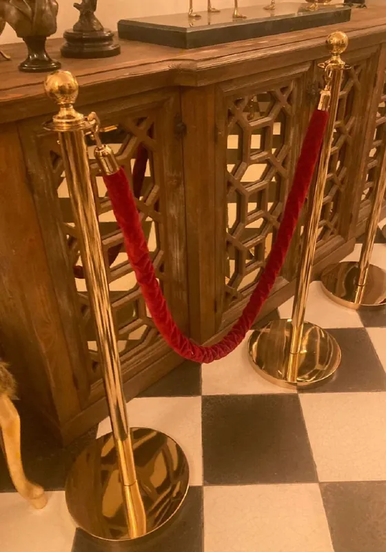 Casa Padrino barrera VIP de lujo oro / rojo burdeos Ø 32 x A. 106 cm - Soportes de barrera con cuerda - Accesorios para hoteles - Accesorios para restaurantes - Colección de lujo Schneller Versand