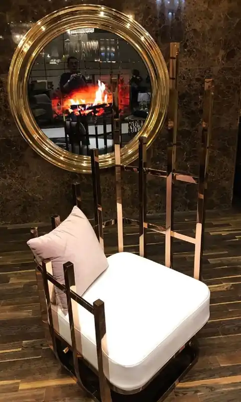Nur Für Kurze Zeit Casa Padrino sillón de diseño de lujo lado derecho con cojines blanco / gris / oro 68 x 68 x A. 153 cm - Muebles de salón - Muebles de hotel - Muebles de lujo