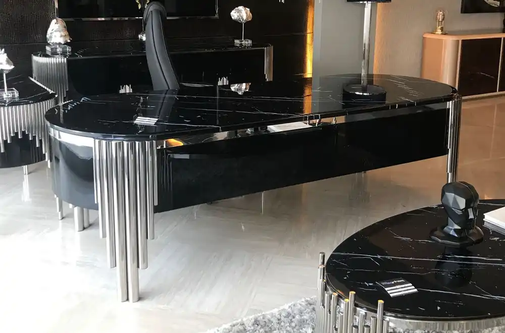 Casa Padrino escritorio de lujo con tablero de mármol artificial negro / plata 260 cm - Muebles de oficina de lujo Kracherpreis