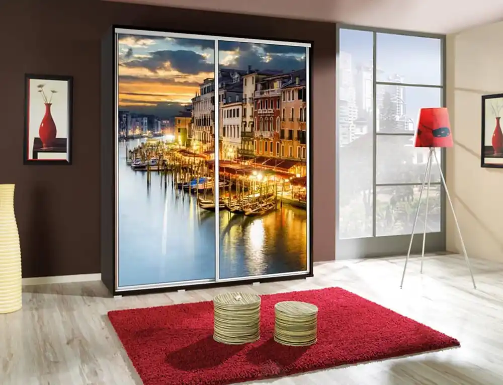 Artistino 155 cm Schiebeschrank mit Venice-Grafik wengefarbener Schrankkorpus aus 22 mm starker Platte Highlight