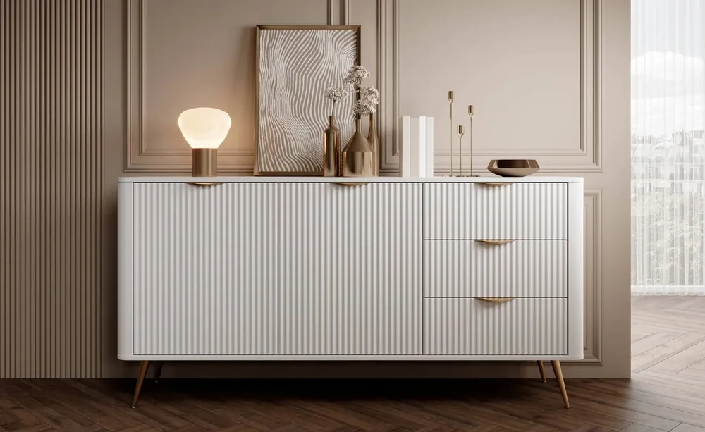 Kommode Lante 163 cm weiß geschmackvolle Kommode mit kannelierten Fronten auf hohen schrägen Beinen gestützt stilvolle Griffe Sale