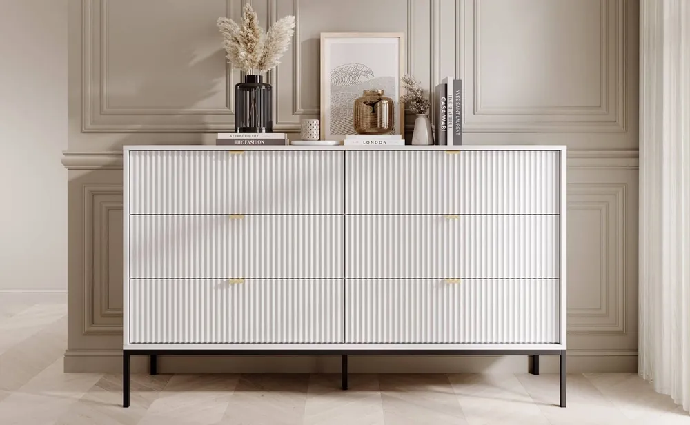 Kommode mit Schubladen Lovro 154 cm weiß modernes Design wird Liebhaber von ausdrucksstarken Interieurs geriffelte Fronten Metallgriffe begeistern Super-Preis
