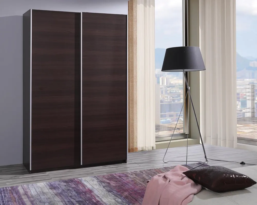 Echt Vilo Schiebeschrank 135 cm Kastanie Wenge modernes Design ABS-Finish und Aluminium-Türführungen