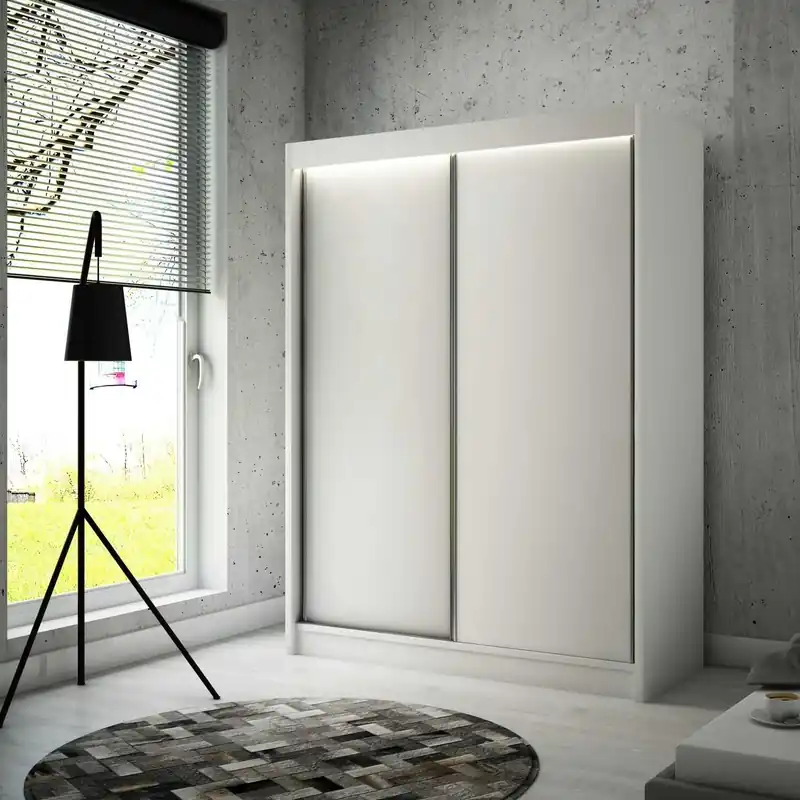 Sonderangebot Schiebeschrank Kristo 150 cm weiß Ergonomischer und sehr funktioneller Schrank in moderner Form mit geometrischen Formen