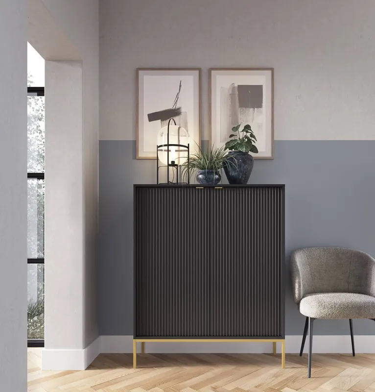 Kommode Lovro 104 cm schwarz modernes Design Kommode mit Gold-Accessoires bereichert wird Liebhaber der expressiven Interieur begeistern Angebot