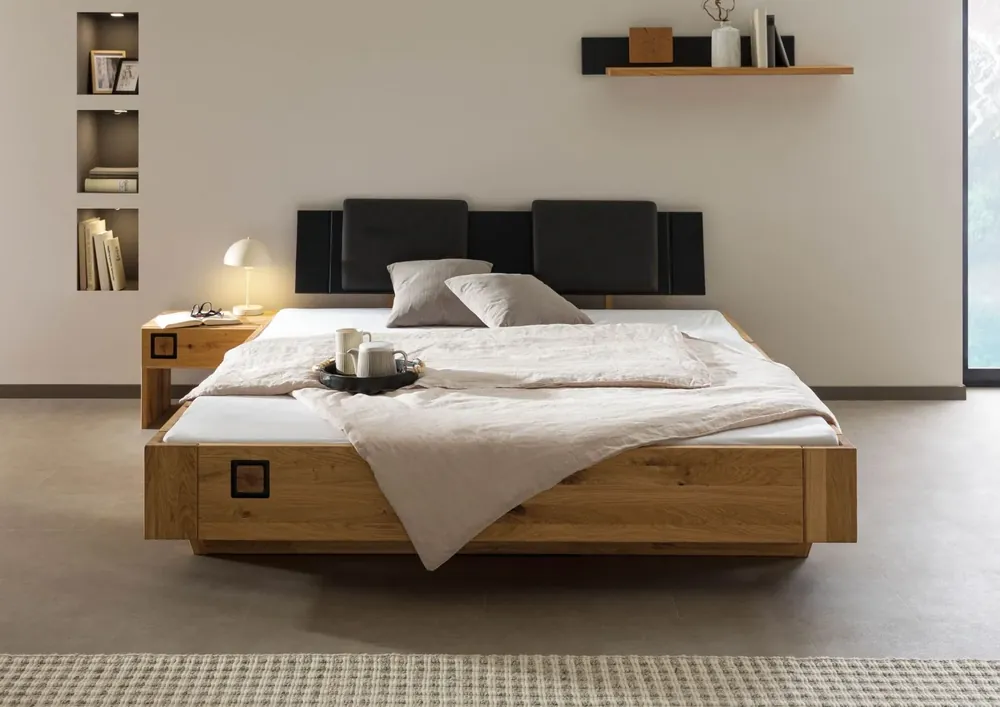 Bett inkl. Nachttisch links und Kopfteilkissen anthrazit Wildeiche 200x200x86 natur geölt/lackiert KITZBÜHEL #167 Top-Angebot
