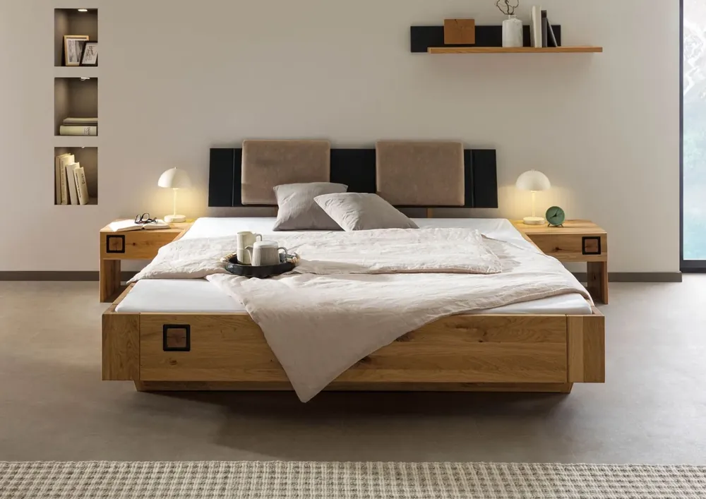 Bett inkl. Nachttische und Kopfteilkissen taupe Wildeiche 160x200x86 natur geölt/lackiert KITZBÜHEL #169 Jetzt Kaufen