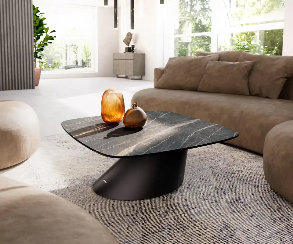 Couchtisch Edge Boot 90x90 cm Keramik Laminam® Noir Desir Braun Conis Metall Schwarz Neue Kollektion